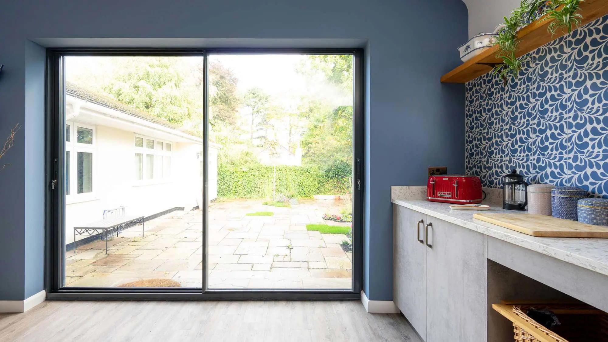 Straight on view of the aluminium sliding door.