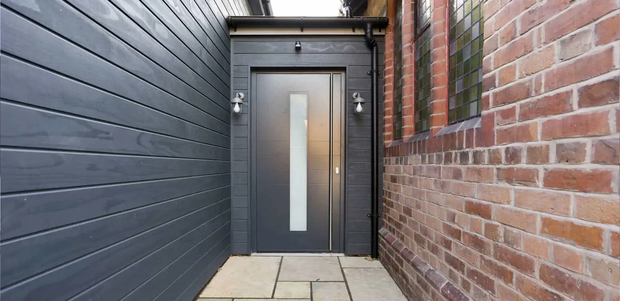 Grey RAL 7016 aluminium entrance door.