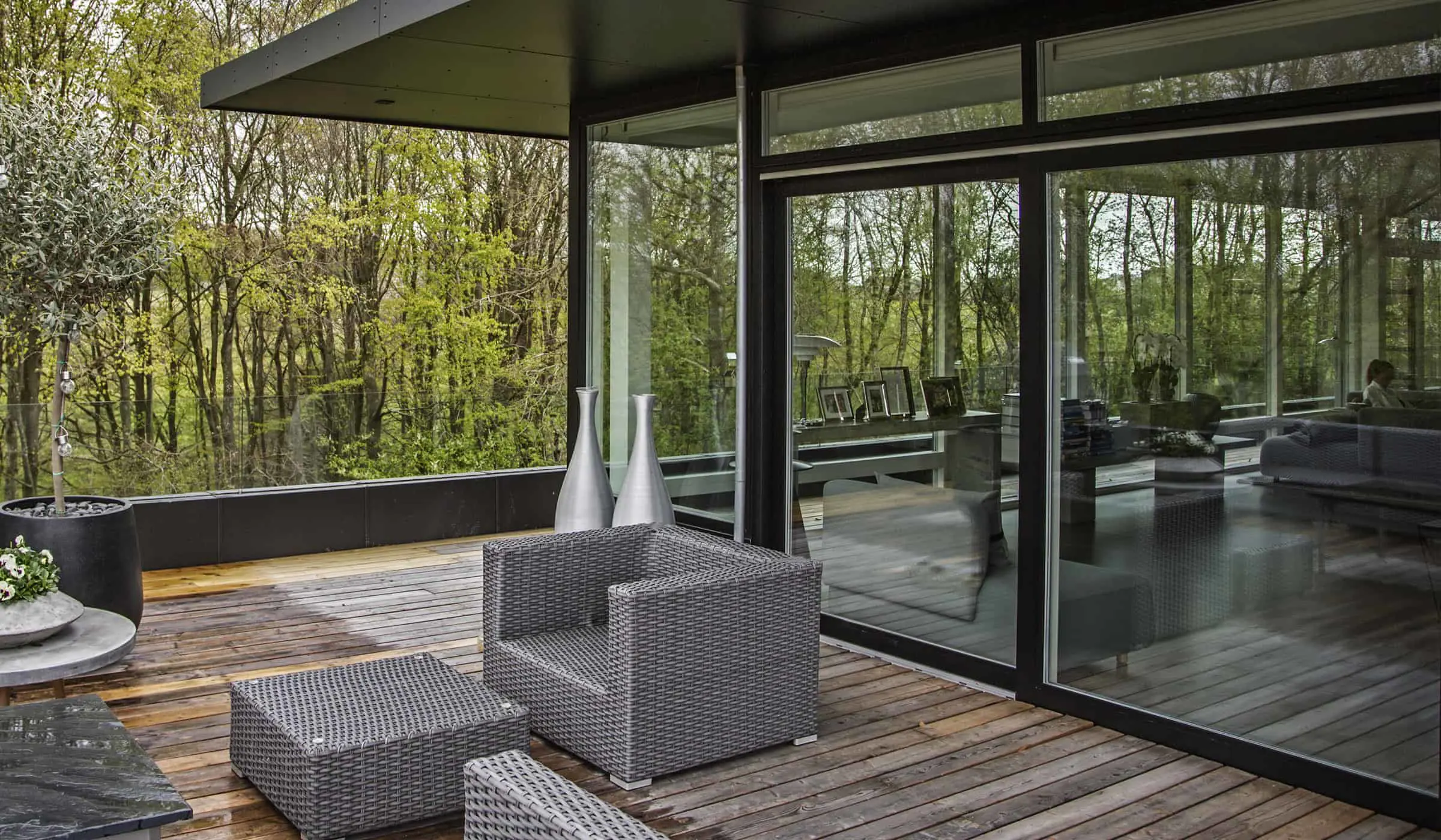 Rationel alu-clad sliding door in anthracite grey